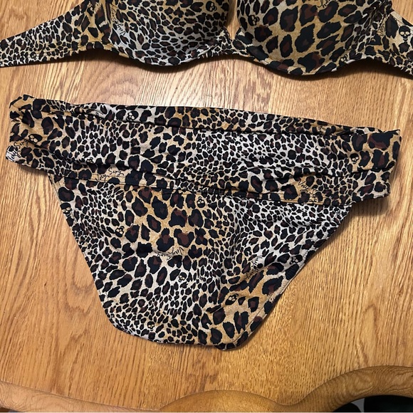 NWOT Victoria’s Secret Bombshell very sexy leopard print bikini. 32B, small - Picture 7 of 9